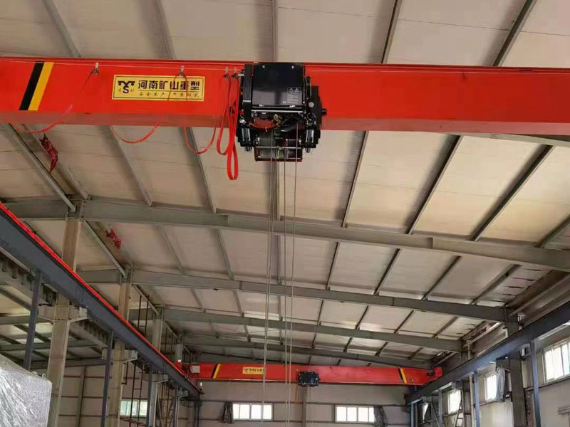 HD新型電動(dòng)單梁起重機