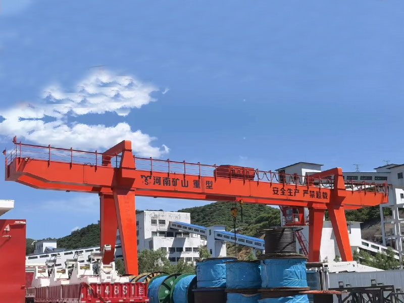 MG型雙梁吊鉤門(mén)式起重機