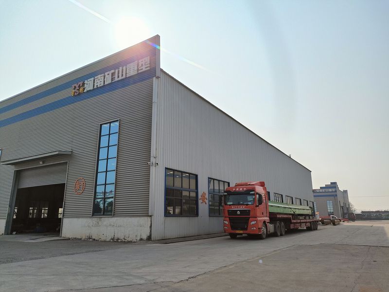 重慶某公司采購我公司兩臺電動(dòng)單梁起重機