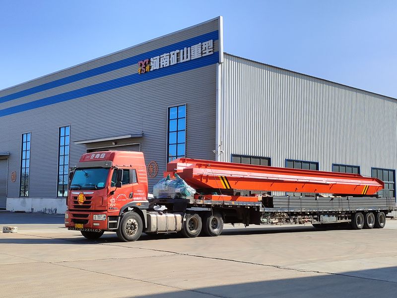 電動(dòng)單梁起重機，LD20t-26.8m，4臺，發(fā)往石家莊交付客戶(hù)使用。