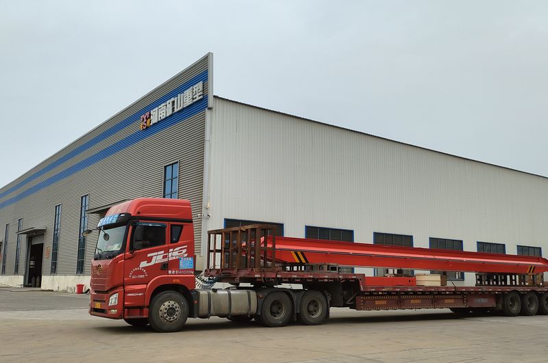 電動(dòng)單梁起重機3臺 LD5t—16.8m LD3t—16.5m /2臺 制作完成，發(fā)往江西南昌交付客戶(hù)使用。
