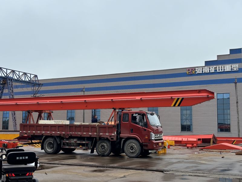電動(dòng)單梁起重機 LD5t-17m 制作完成  裝車(chē)發(fā)出
